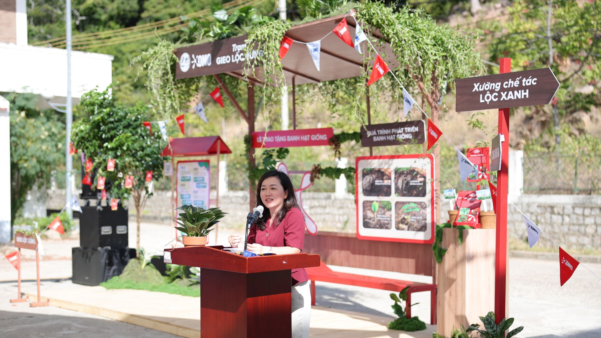 Bà Lê Thị Hồng Nhi - Phó tổng Giám đốc Truyền thông, Đối ngoại và Phát triển bền vững của Unilever Việt Nam chia sẻ về cam kết trồng 1 triệu cây giai đoạn 2026 - 2030 