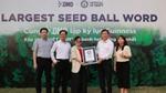 OMO chính thức hoàn thành hành trình thiết lập Kỷ lục Guinness Thế giới - Xếp chữ “Việt Nam” từ banh hạt giống lớn nhất.